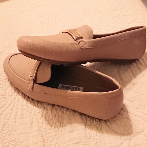 Women's Calvin Klein Lira loafers. Size 7 - Picture 9 of 16